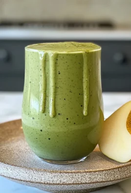 Creamy Nourishing Spirulina Spiced Pear Smoothie Recipe for Wellness